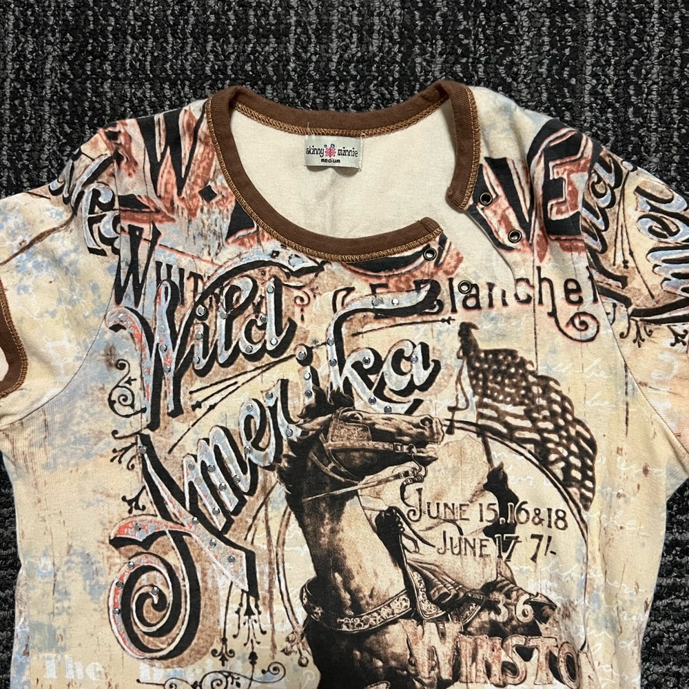 Graphic tees - Picture 4 of 8